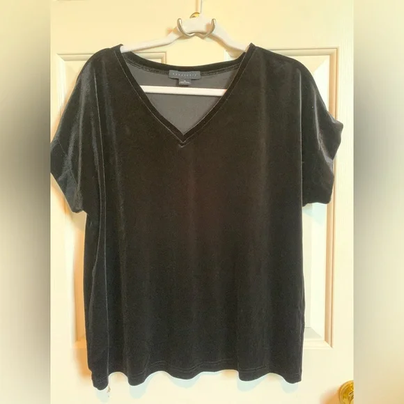 Sanctuary velvet stretchy T-shirt. EUC, black, size XL. - Picture 2 of 4